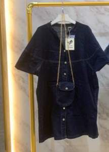 ชุดเดรสยีนส์ยาว +กระเป๋าสายมุก สไตล์ฮ่องกง 7102