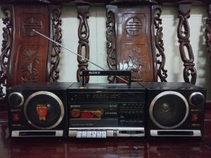 Cassette Sony CFS-1110S ngoại hình vẫn còn đẹp theo thời gian zin nguyên bản.