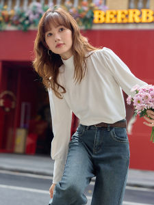 เสื้อยืดคอกลมแขนยาวบุขนแกะสีขาวสำหรับผู้หญิง เสื้อชั้นในแฟชั่น แขนพอง อบอุ่น ทรงหลวม ฤดูหนาว คอกลมครึ่งตัว เสื้อชั้นใน