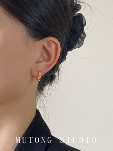 2024 New Style Golden Twisted Hair Clip Earrings Unique Design Personality Fashionable Retro French Atmosphere Ear Jewelry