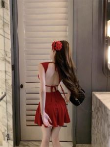 ชุดเดรสคอฮอลเตอร์แขนกุดเอวสูงทรงเอผ้าถักสำหรับผู้หญิงช่วงฤดูร้อน ชุดเดรสสั้นสีพื้นคอวีแขนกุด