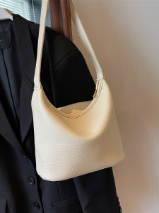 Casual Soft Pure Color Womens Shoulder Bag Simple Design Trendy Underarm Bag Fashionable Small Bag for Leisure Activities