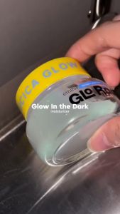EMINA GloRad+ 9-Hyalucica Glow Moisturizer Gel | Pelembab Wajah 50ml | In The Dark | Cream Lembab