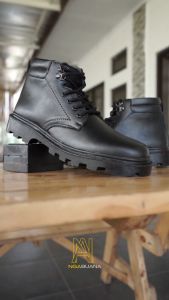 Sepatu Pria PDH Terbaru dengan Pilihan Doff dan Mengkilap - Model Tali Resleting untuk Dinas TNI POLRI Security dan SATPAM INTANSI