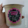 Scrub badan dan muka dari beras pulut yang dipanggang, kunyit dan kopi. 