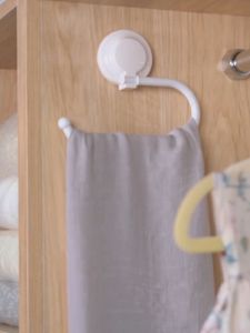 Kitchen Towel Holder with Suction Cup Wall Mounted Tissue Paper KicthenTowel Holder Dishcloth Hooks Self Adhesive No drlling & Removable