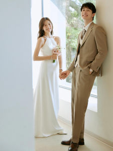 French Style Lightweight Wedding Dress for Women Simple Elegance White Satin Pearl Neckline Outdoor Lawn Party Gown