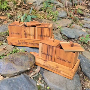 ที่ใส่เครื่องเคียง ที่ใส่เครื่องปรุง ทำจากไม้สักแท้ กล่องใส่เครื่องปรุง กล่องใส่เครื่องเคียง มีที่จับ ฝาเปิด เหมาะสำหรับวางเสริฟตามโต๊ะ ตกแต่งร้าน ทนทาน ใช้งานง่าย