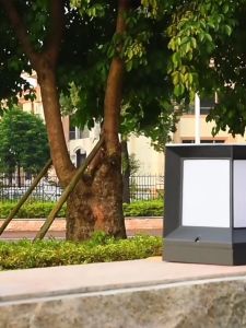 Kap Lampu Pilar Taman Outdoor IP65 E27 Hitam 15x15 22x22