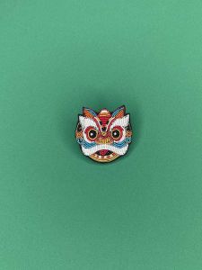 เข็มกลัดปักมือขนาดเล็กลายปีกนก ระดับไฮเอนด์ อุปกรณ์เสริมเสื้อผ้า เครื่องประดับเข็มกลัดแบบทันสมัย วัสดุผ้าไหม