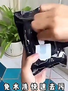 ทิชชู่เปียกเช็ดทำความสะอาดรองเท้า ผ้าใบ หนัง ใช้ได้กับทุกสี และมีสูตรสีขาวโดยเฉพาะ