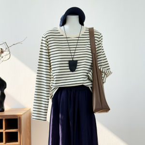 เสื้อยืดคอกลมแขนยาวผ้าฝ้ายแท้สีแดงลายทางสำหรับผู้หญิง ทรงหลวมสบาย ๆ สำหรับฤดูใบไม้ร่วง เสื้อชั้นในลายทาง