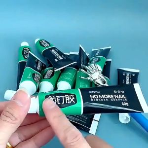 Keo siêu dính Nhật Bản tuýp 60g 10 năm ko bong - xanh