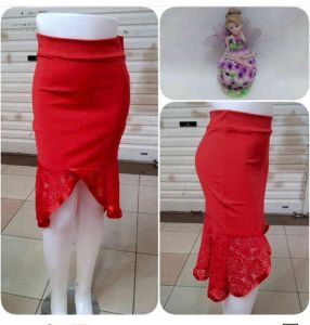 Des rok merah impor fashionable model kekinian fashionable kualitas terjamin harga terjangkau pakaian wanita model terbaru grosir tanah Abang Jakarta pusat