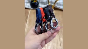 Keychain Titanium Alloy Cowhide Leather Car Key Holder Portable Waist Belt Buckle Rotatable Clip Anti Loss Multifunctional High End Personalized Gift For Men Women Business Household Universal Accessories