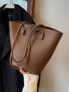 กระเป๋าสะพายไหล่ทรงถังขนาดใหญ่สำหรับผู้หญิง กระเป๋าสะพายประจำวันแบบลำลอง กระเป๋าสะพายไหล่แบบหนัง PU สไตล์เกาหลี