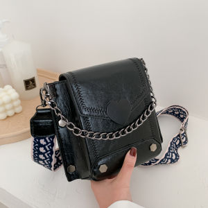New Summer 2023 Korean Version Womens Small Square Bag with High-End Feel Versatile Wide Shoulder Strap Single Shoulder Crossbody Bag