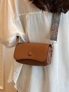 Elegant Womens Crossbody Bag Summer Trendy Wide Strap Single Shoulder Versatile PU Leather Soft Surface Zipper Closure Casual