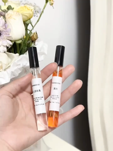 [มีสินค้าพร้อมส่ง] น้ำหอมขนาดพกพา 10ml (1ขวด) ราคาถูก