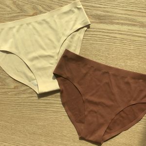[NEW ARRIVAL] 4+1 HUGA Cate Seamless Anti-Slip Hipster Panty for Women Underwear Womenswear + FREE 1 Simply Fedelia Bra