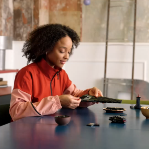 LEGO Star Wars 75406 Kylo Rens Command Shuttle (386 Pieces) Star Wars Toys (18 Tahun+)