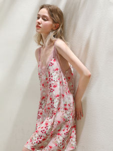 XEXZ | ชุดนอนผู้หญิง XEXZ ผ้าไหมแท้ ลายดอกไม้ เสื้อคลุมสายเดี่ยวเซ็กซี่ ฤดูร้อน 2025 ใหม่ ใส่กลางแจ้งได้ แขนกุด กระโปรงยาวปานกลาง เสื้อคลุมคอวี