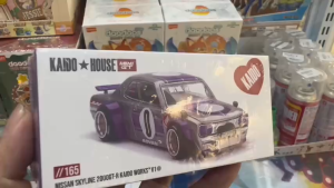 Mô Hình Xe Kaido House x MINI GT Nissan Skyline GT-R (KPGC10) Kaido Works V1 1:64
