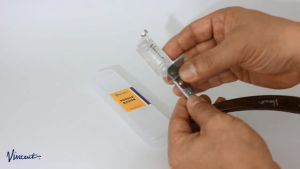 TOKAI มีดโกนหนวด สแตนเลสไม่เป็นสนิม พับได้ ขนาดใบมีด 4.1 ซม.(1/6") รุ่น 74 ด้ามไม้ ยาว 15.5 ซม.(6.1") หมุดทองเหลือง แข็งแรงทนทาน ใช้งานยาวนาน โกนหนวด-น้ำตาล