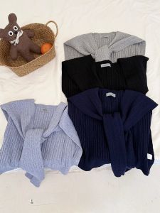 ผ้าคลุมไหล่ถักสไตล์โรลเลอร์เก๋ไก๋สำหรับผู้หญิง ชุดคลุมไหล่ฤดูใบไม้ผลิและฤดูใบไม้ร่วง เสื้อคลุมด้านนอกแบบสวมไหล่ ผ้าคลุมไหล่ที่ทนทานและหรูหรา