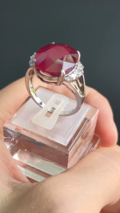 [ Woosilver ] Nhẫn Đính Đá Đỏ Oval Sang Trọng - Secondhand - WO149