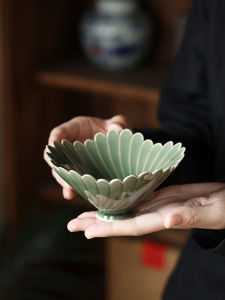 High-End Luxury Creative Chinese Vintage Handmade Yueyao Qingci Fruit Dish Snack Tray Dessert Plate Tea Ceremony Accessories