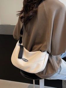 Large Capacity Dumpling Shape Canvas Shoulder Bag Lightweight Crossbody Bag for Commuting Casual Single Shoulder Bag for Women