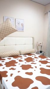 Sprei Peyton Monalisa dengan Karet Anti Geser 180x200 dan 160x200