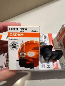 หลอดไฟรถยนต์ ยี่ห้อ osram แท้ ขั้ว HB3 12V 60w รหัสออสแรม 9005