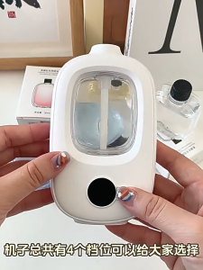 เครื่องฟอกอากาศอัตโนมัติ กระจายน้ํามันหอมระเหย แบบชาร์จไฟได้ สำหรับห้องน้ํา ห้องนอน น้ำหอมติดทนนาน เครื่องพ่นไอน้ํา