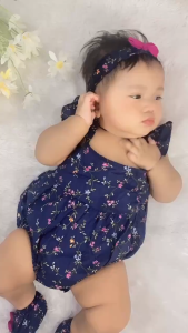 Jumper Bayi Perempuan Newborn Briella Set