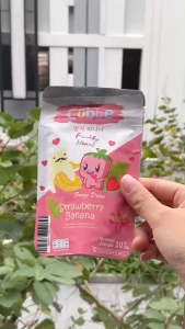 Cubbe - ขนมสตรอว์เบอร์รีผสมกล้วยอบกรอบรูปหัวใจ ตรา คิ้วบ์ สำหรับเด็ก 2 ปีขึ้นไป