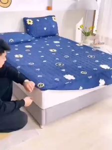 ชุดผ้าปูที่นอนเสริมใย พร้อมปลอกหมอนเข้าชุด ผ้าปูกันไรฝุ่น รัดมูมี 360 ซึ่งประกอบไปด้วย ผ้าปูที่นอนของ ผ้าปูที่นอนของ ผ้าปูที่นอนของ