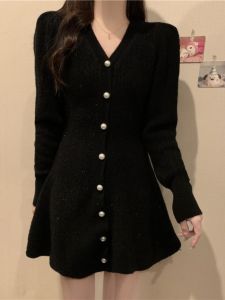 Black V-neck Knitted Dress: Stylish & Warm Winter Commute