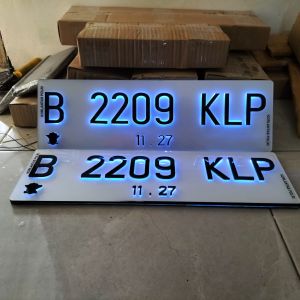(1SET)PLAT AKRILIK LED TIMBUL MOBIL VARIASI