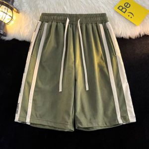 กางเกงขาสั้นทรงหลวมสไตล์อเมริกันสำหรับฤดูร้อนสำหรับผู้ชายและผู้หญิง กางเกงขายาวทรงตรง 3 แถบ ผ้าหนัง 5 ชิ้น ทรงหลวม ลำลอง หลากหลายสไตล์