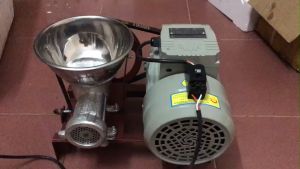 Máy xay cám 2ly 3ly. Bệ đùn cám gà cám chim 15HP năng suất cao dùng trong gia đình hoặc trang trại chăn nuôi