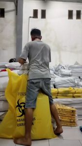 Kantong Plastik Sampah Medis Kuning Infeksius 90 x 120
