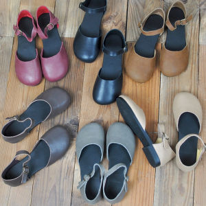 รองเท้าแตะหนังหัวกลมแบบสวมสำหรับผู้หญิง รองเท้าแตะส้นเตี้ยแบบสวมสบายสำหรับกลางแจ้ง รองเท้าแตะแบบสวมหัวกลมสไตล์วินเทจสำหรับกลางแจ้ง