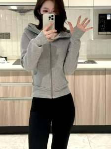 เสื้อแจ็คเก็ตสเวตเตอร์มีฮู้ดขนแกะสีเทาสำหรับผู้หญิง ชุดออกกำลังกาย โยคะ วิ่ง แขนยาว เอวยางยืด ฤดูใบไม้ร่วง/ฤดูหนาว