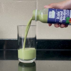 นมอัลมอนด์ผสมผักเคล 250 มล. 6 ขวด - ส่งฟรี