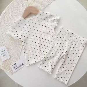 Bộ Hai Món Cho Bé Gái Từ Kẻ Thấm Hơi Nước Tơ Tằm