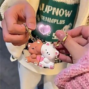 เครื่องประดับแบบแขวนน่ารักสำหรับพวงกุญแจคู่รักคนรักน่ารักของเล่นพวงกุญแจห้อยกระเป๋าของขวัญพวงกู้แจจี้กระเป๋า 2