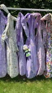 สมาร์ทแวร์ คอมพิวเตอร์ แฟชั่น สีม่วง รวมกระเป่า กระเป๋าสะพายข้าง โทนเส้นลม ลายดอกไม้ ลายกระต่าย สวัสดีครับ