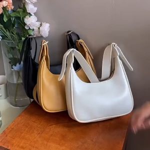 Túi xách đeo chéo nữ da trơn dáng thuyền HĐ195